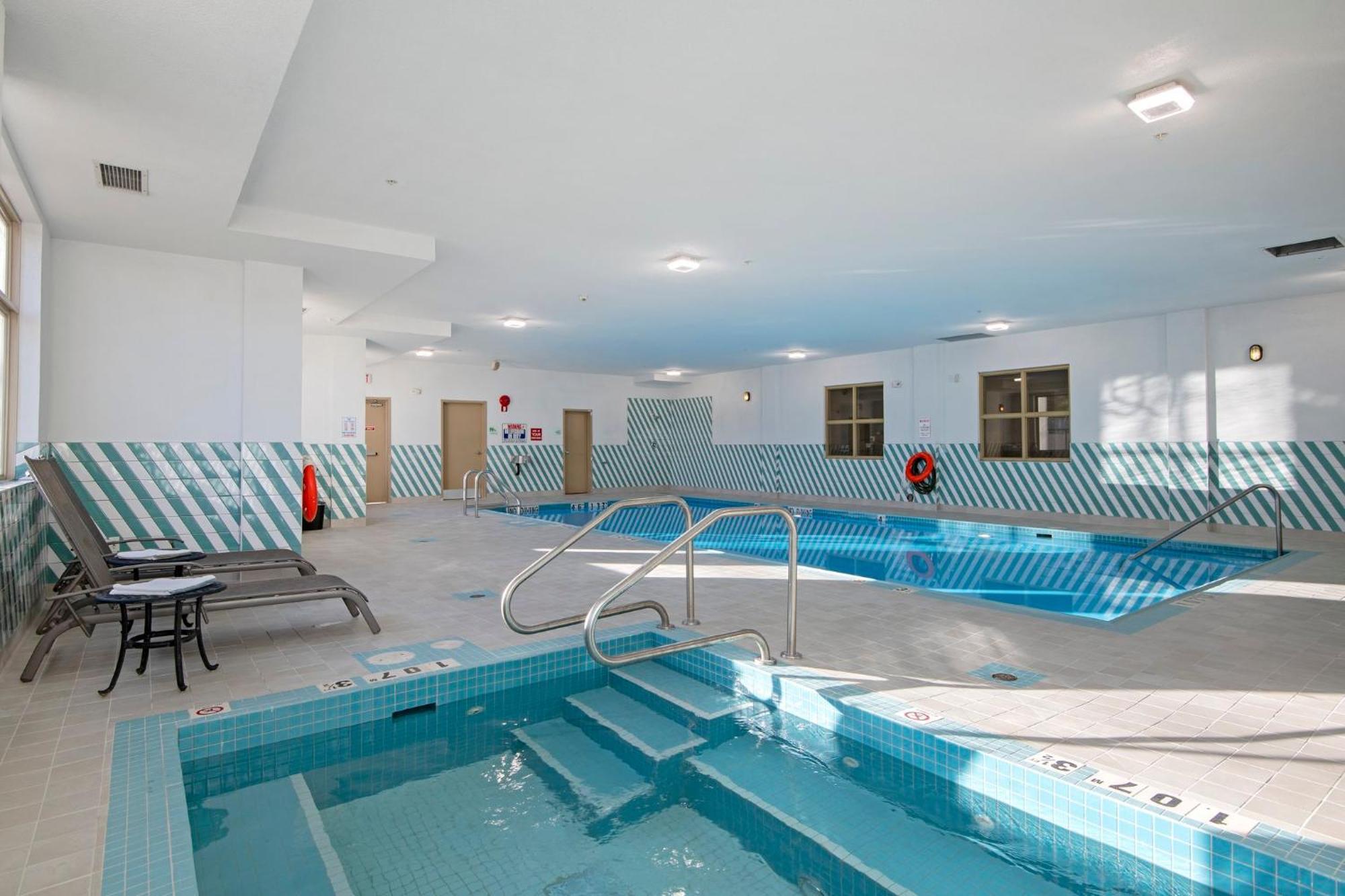 Holiday Inn Hotel And Suites-Kamloops By Ihg Buitenkant foto