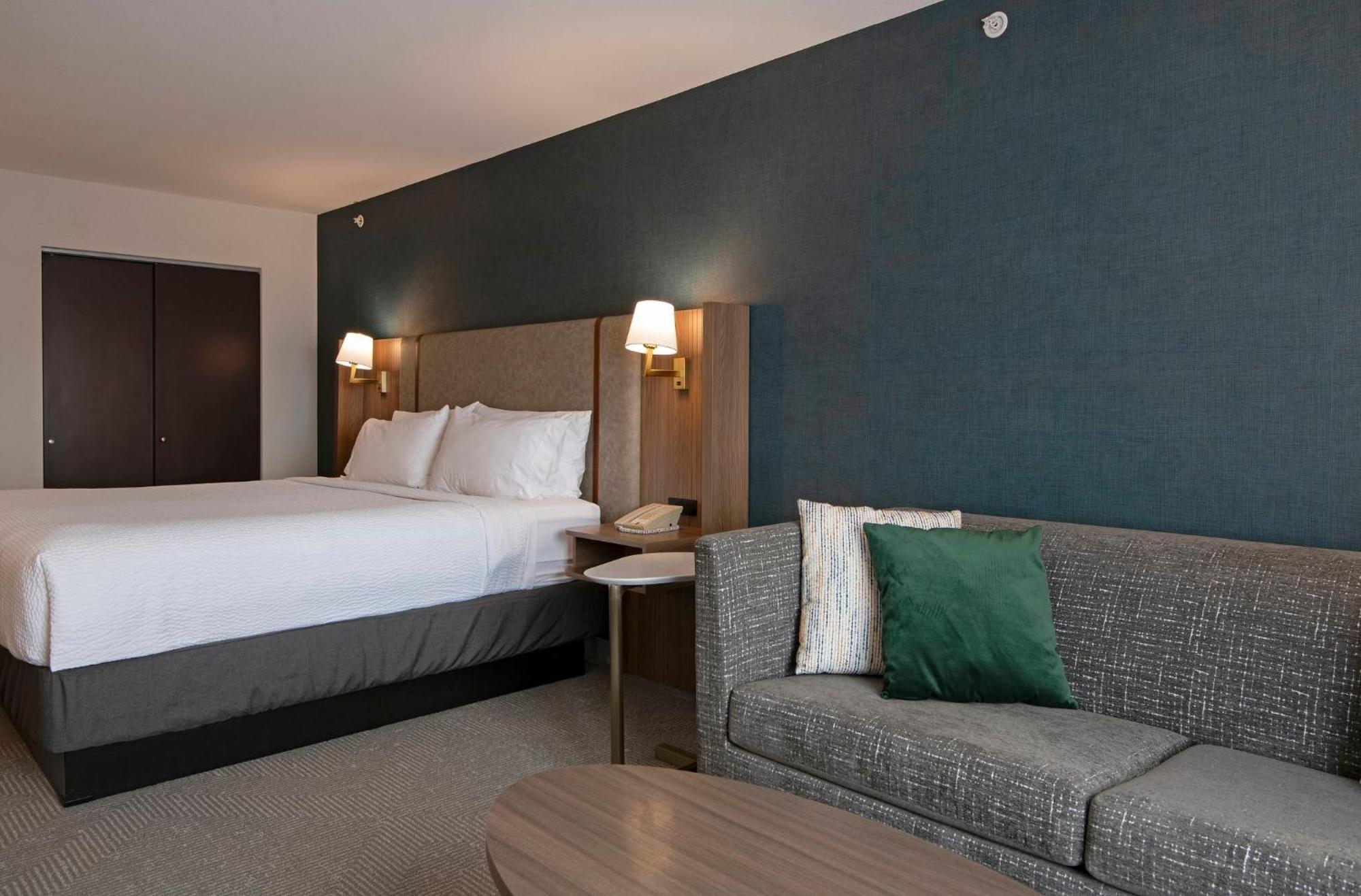 Holiday Inn Hotel And Suites-Kamloops By Ihg Buitenkant foto