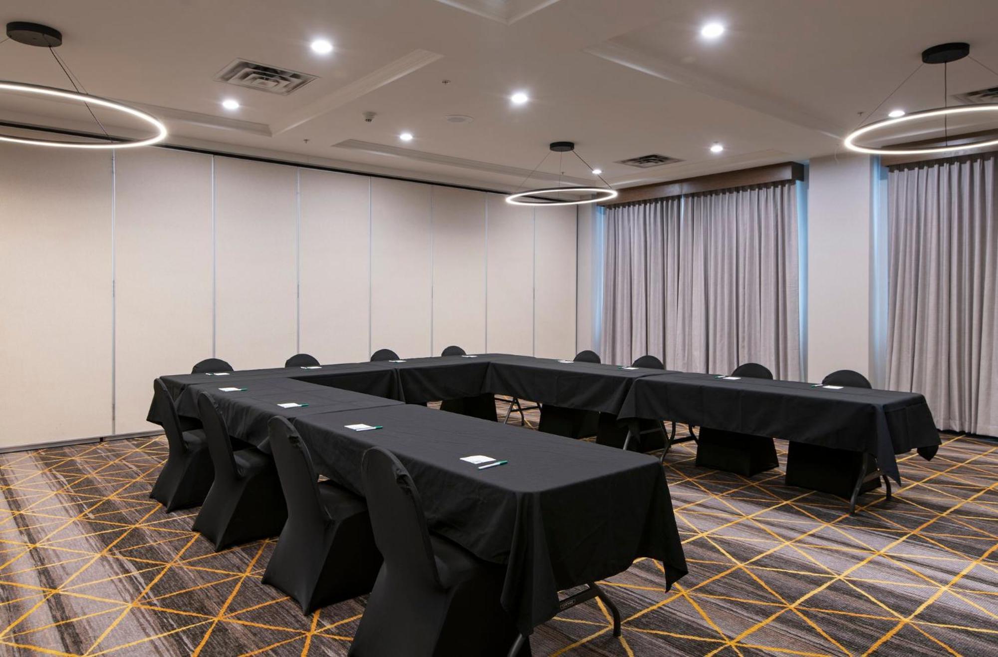 Holiday Inn Hotel And Suites-Kamloops By Ihg Buitenkant foto
