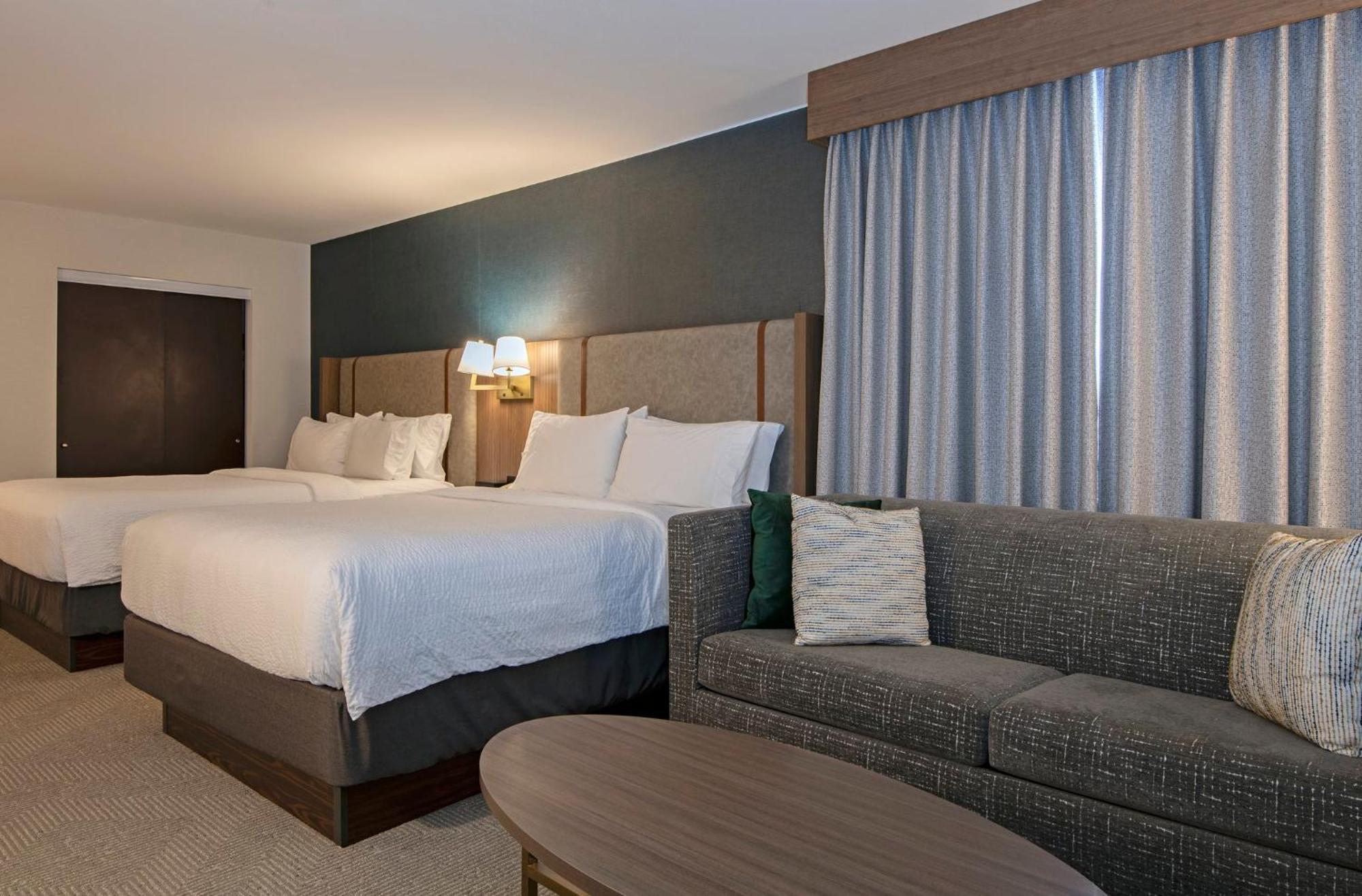 Holiday Inn Hotel And Suites-Kamloops By Ihg Buitenkant foto