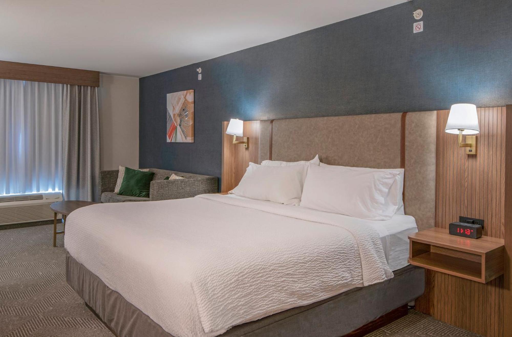 Holiday Inn Hotel And Suites-Kamloops By Ihg Buitenkant foto